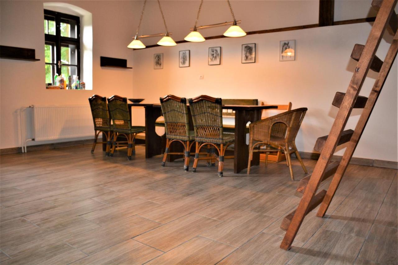 Apartamento Na koňské farmě Malecov Exterior foto